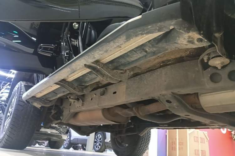 Used BAIC Off-Road BJ40 2023 2.0T Automatic Four-Wheel Drive Urban Hunter Edition Chivalrous Type Right Side Sill