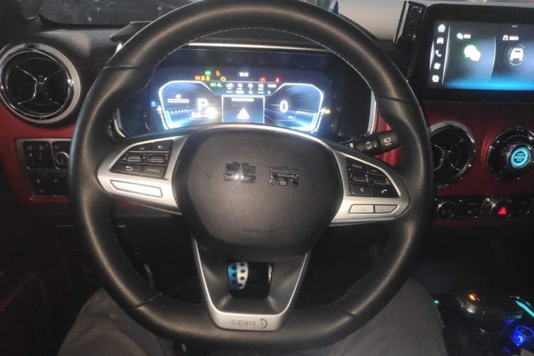 Used BAIC Off-Road BJ40 2023 2.0D Automatic Four-Wheel Drive Blade Hero Edition Adventurer Type Steering Wheel