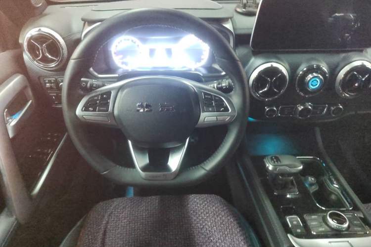 Used BAIC Off-Road BJ40 2023 2.0T Automatic Four-Wheel Drive Urban Hunter Edition Chivalrous Type Steering Wheel