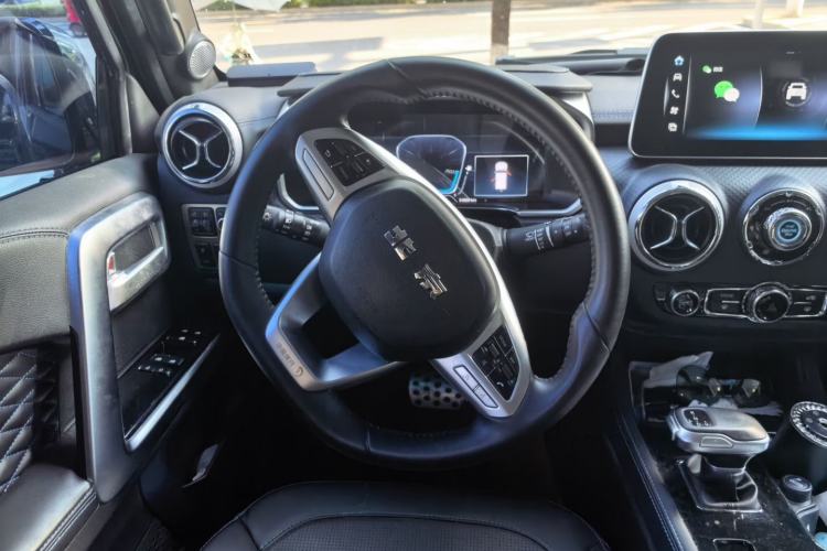 Used BAIC Off-Road BJ40 2023 2.0T Automatic Four-Wheel Drive Urban Hunter Edition Chivalrous Type Steering Wheel