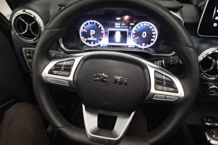 Used BAIC Off-Road BJ40 2023 2.0T Automatic Four-Wheel Drive Urban Hunter Edition Chivalrous Type Steering Wheel