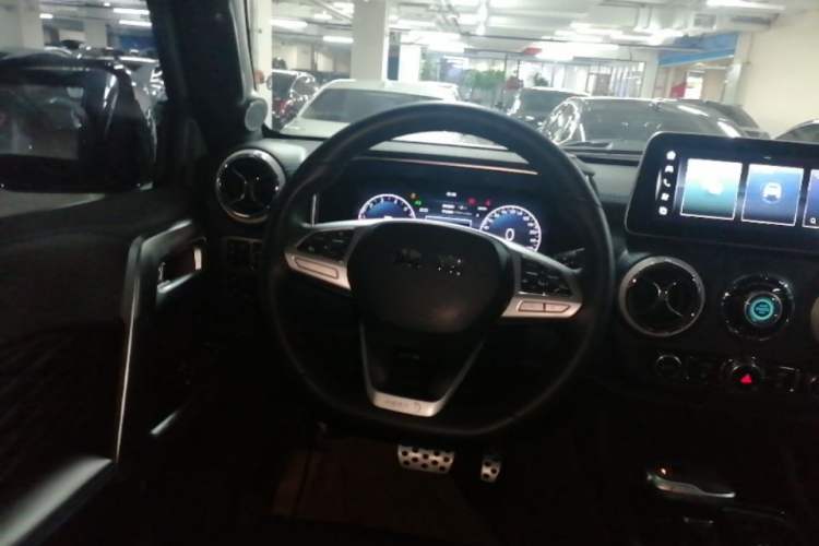 Used BAIC Off-Road BJ40 2023 2.0T Automatic Four-Wheel Drive Urban Hunter Edition Chivalrous Type Steering Wheel