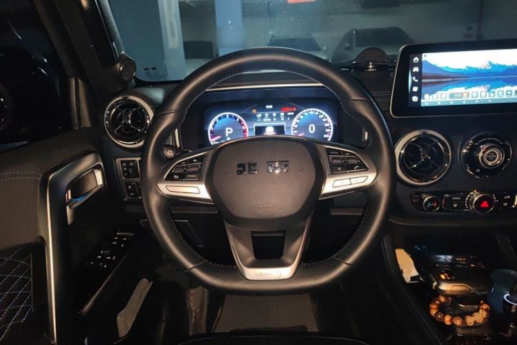 Used BAIC Off-Road BJ40 2023 2.0D Automatic Four-Wheel Drive Blade Hero Edition Adventurer Type Steering Wheel