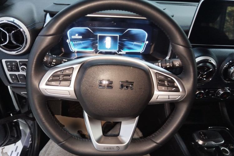 Used BAIC Off-Road BJ40 2023 2.0D Automatic Four-Wheel Drive Blade Hero Edition Adventurer Type Steering Wheel