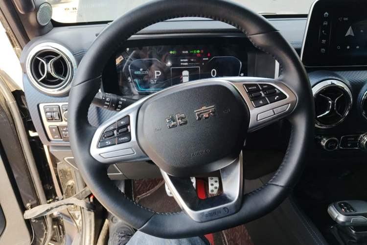 Used BAIC Off-Road BJ40 2023 2.0T Automatic Four-Wheel Drive Urban Hunter Edition Chivalrous Type Steering Wheel