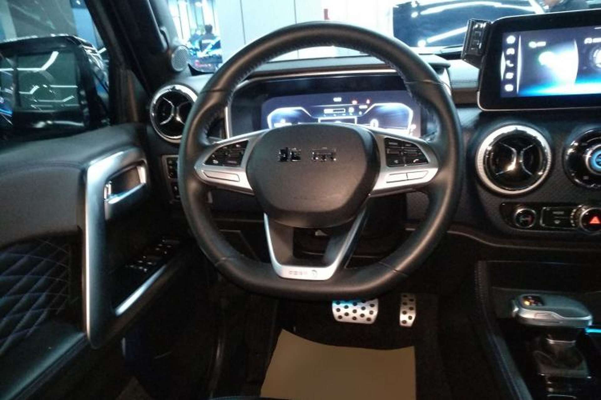 Used BAIC Off-Road BJ40 2023 2.0D Automatic Four-Wheel Drive Blade Hero Edition Adventurer Type Steering Wheel
