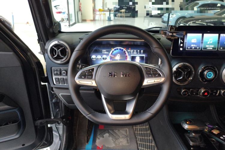 Used BAIC Off-Road BJ40 2023 2.0D Automatic Four-Wheel Drive Blade Hero Edition Adventurer Type Steering Wheel