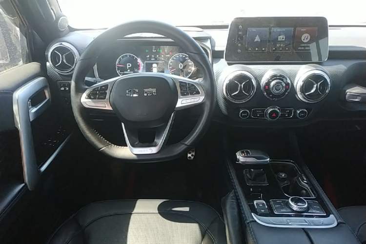 Used BAIC Off-Road BJ40 2023 2.0D Automatic Four-Wheel Drive Blade Hero Edition Adventurer Type (with Front and Rear Electronic Locks) Steering Wheel