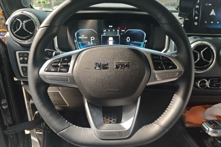 Used BAIC Off-Road BJ40 2023 2.0T Automatic Four-Wheel Drive Urban Hunter Edition Chivalrous Type Steering Wheel