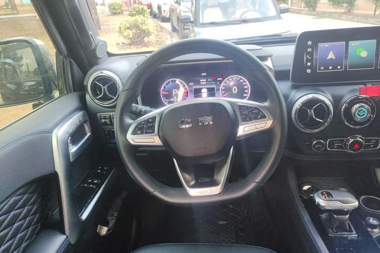 Used BAIC Off-Road BJ40 2023 2.0T Automatic Four-Wheel Drive Urban Hunter Edition Chivalrous Type Steering Wheel