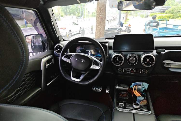 Used BAIC Off-Road BJ40 2023 2.0D Automatic Four-Wheel Drive Blade Hero Edition Adventurer Type Steering Wheel