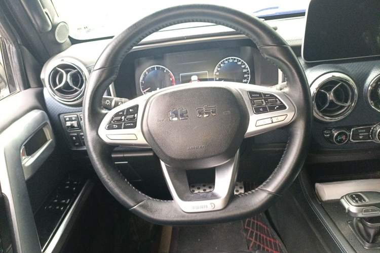 Used BAIC Off-Road BJ40 2023 2.0D Automatic Four-Wheel Drive Blade Hero Edition Adventurer Type Steering Wheel