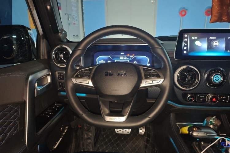 Used BAIC Off-Road BJ40 2023 2.0T Automatic Four-Wheel Drive Urban Hunter Edition Chivalrous Type Steering Wheel