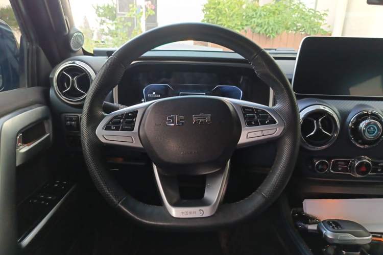 Used BAIC Off-Road BJ40 2023 2.0T Automatic Four-Wheel Drive Urban Hunter Edition Prestige Version Steering Wheel