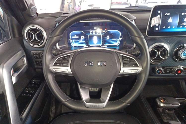 Used BAIC Off-Road BJ40 2023 2.0D Automatic Four-Wheel Drive Blade Hero Edition Adventurer Type Steering Wheel
