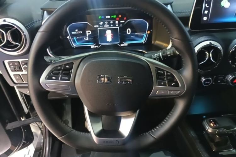 Used BAIC Off-Road BJ40 2023 2.0T Automatic Four-Wheel Drive Urban Hunter Edition Chivalrous Type Steering Wheel