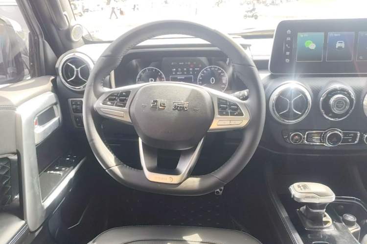 Used BAIC Off-Road BJ40 2023 2.0T Automatic Four-Wheel Drive Urban Hunter Edition Chivalrous Type Steering Wheel