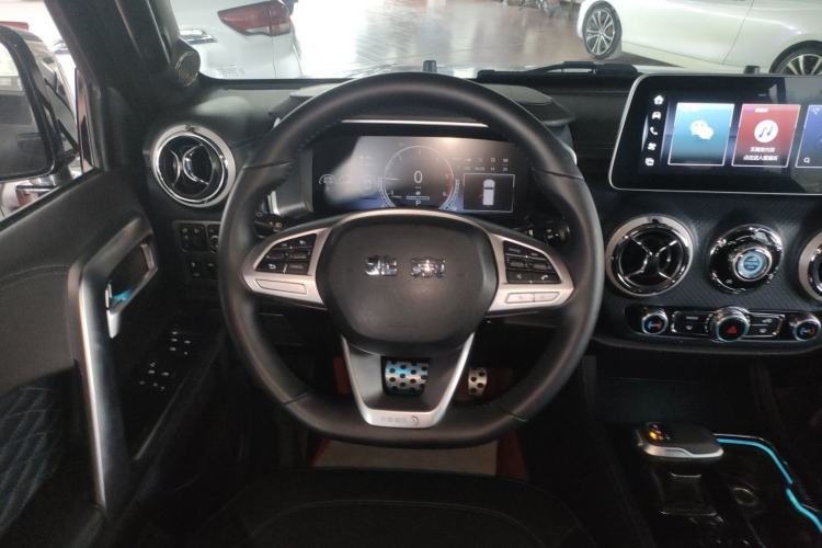 Used BAIC Off-Road BJ40 2023 2.0D Automatic Four-Wheel Drive Blade Hero Edition Adventurer Type Steering Wheel