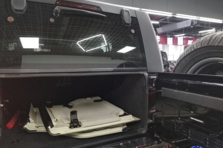 Used BAIC Off-Road BJ40 2023 2.0T Automatic Four-Wheel Drive Urban Hunter Edition Chivalrous Type Trunk
