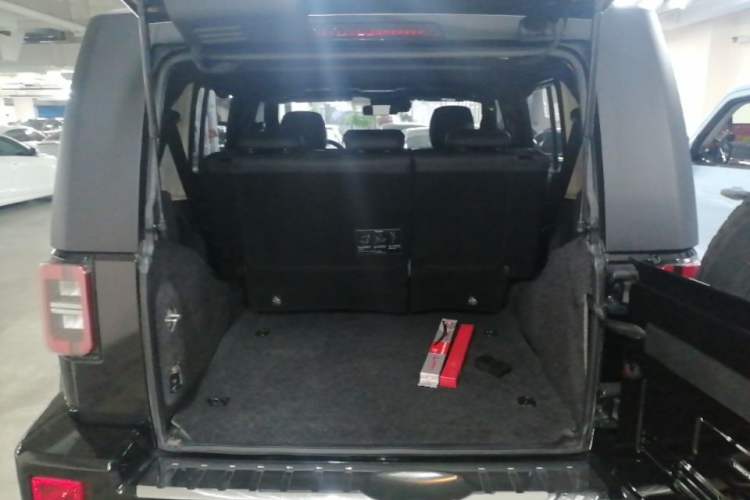 Used BAIC Off-Road BJ40 2023 2.0T Automatic Four-Wheel Drive Urban Hunter Edition Chivalrous Type Trunk