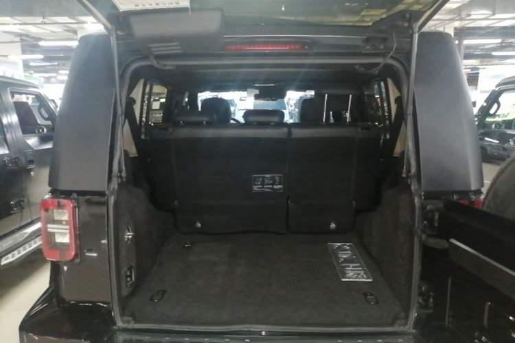 Used BAIC Off-Road BJ40 2023 2.0T Automatic Four-Wheel Drive Urban Hunter Edition Chivalrous Type Trunk