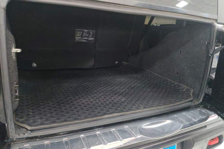 Used BAIC Off-Road BJ40 2023 2.0T Automatic Four-Wheel Drive Urban Hunter Edition Chivalrous Type Trunk