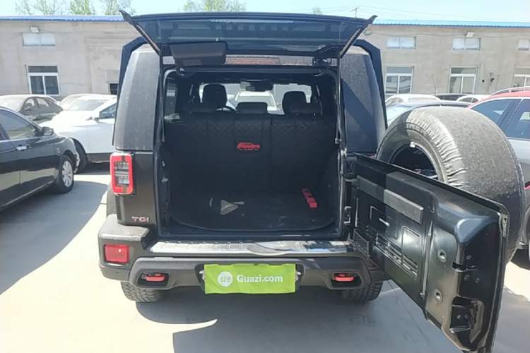 Used BAIC Off-Road BJ40 2023 2.0D Automatic Four-Wheel Drive Blade Hero Edition Adventurer Type (with Front and Rear Electronic Locks) Trunk