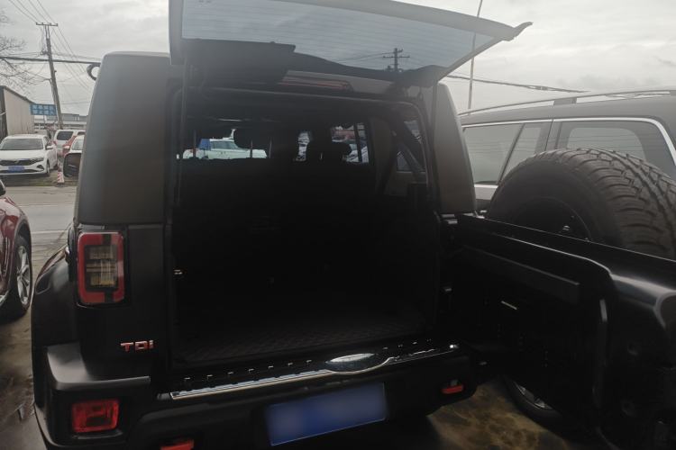 Used BAIC Off-Road BJ40 2023 2.0D Automatic Four-Wheel Drive Blade Hero Edition Adventurer Type Trunk