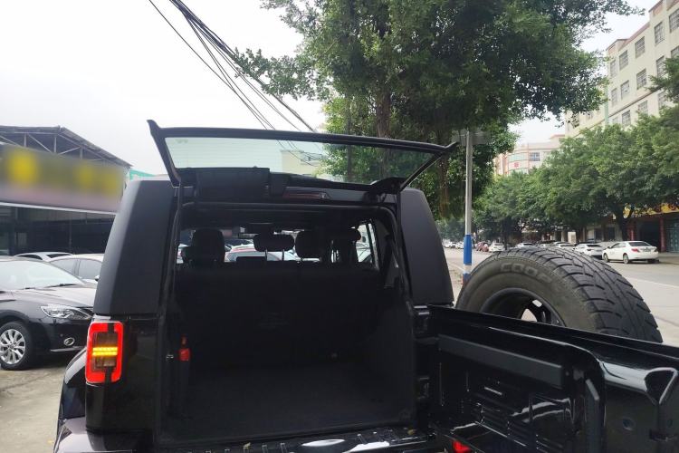 Used BAIC Off-Road BJ40 2023 2.0T Automatic Four-Wheel Drive Urban Hunter Edition Prestige Version Trunk
