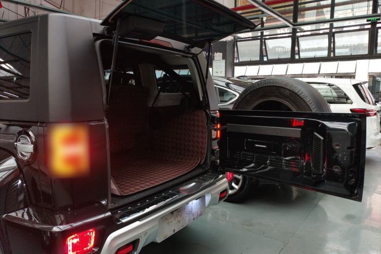 Used BAIC Off-Road BJ40 2023 2.0T Automatic Four-Wheel Drive Urban Hunter Edition Chivalrous Type Trunk
