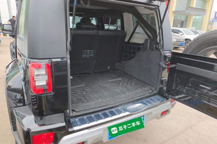 Used BAIC Off-Road BJ40 2023 2.0T Automatic Four-Wheel Drive Urban Hunter Edition Chivalrous Type Trunk