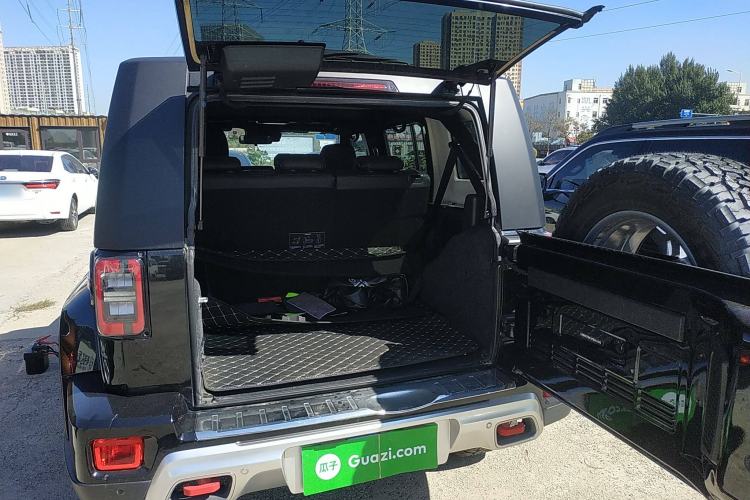 Used BAIC Off-Road BJ40 2023 2.0T Automatic Four-Wheel Drive Urban Hunter Edition Chivalrous Type Trunk