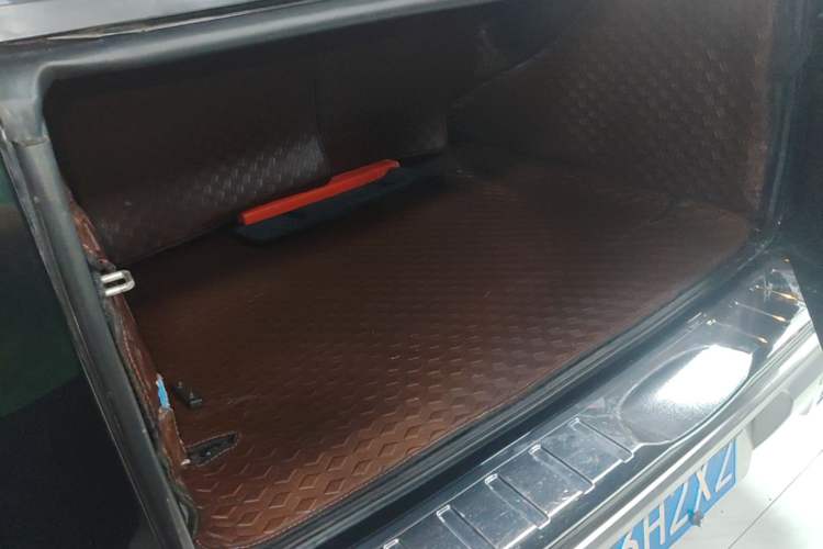 Used BAIC Off-Road BJ40 2023 2.0T Automatic Four-Wheel Drive Urban Hunter Edition Chivalrous Type Trunk