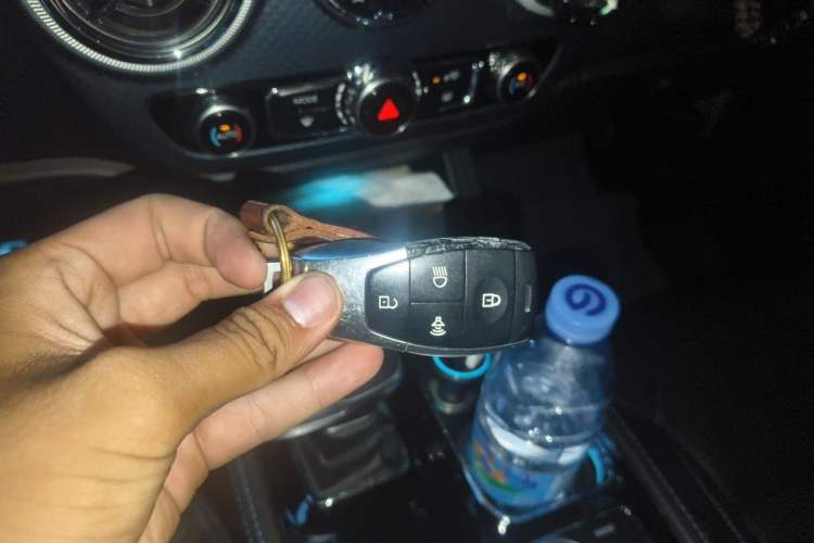 Used BAIC Off-Road BJ40 2023 2.0D Automatic Four-Wheel Drive Blade Hero Edition Adventurer Type (with Front and Rear Electronic Locks) Vehicle Key