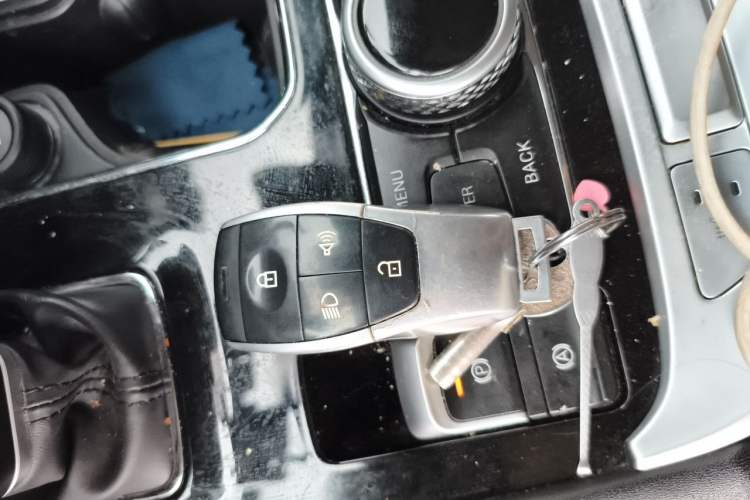 Used BAIC Off-Road BJ40 2023 2.0D Automatic Four-Wheel Drive Blade Hero Edition Adventurer Type Vehicle Key