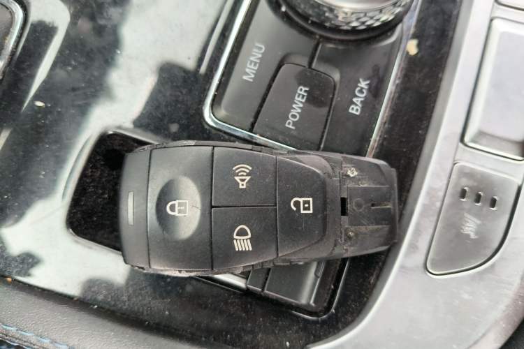 Used BAIC Off-Road BJ40 2023 2.0D Automatic Four-Wheel Drive Blade Hero Edition Adventurer Type Vehicle Key