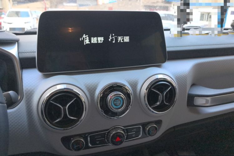 Used BAIC Off-Road BJ40 2023 2.0T Automatic Four-Wheel Drive Urban Hunter Edition Chivalrous Type Audio And AC Panel