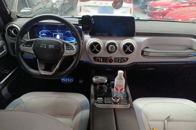 Used BAIC Off-Road BJ40 2023 2.0T Automatic Four-Wheel Drive Urban Hunter Edition Chivalrous Type Center Console