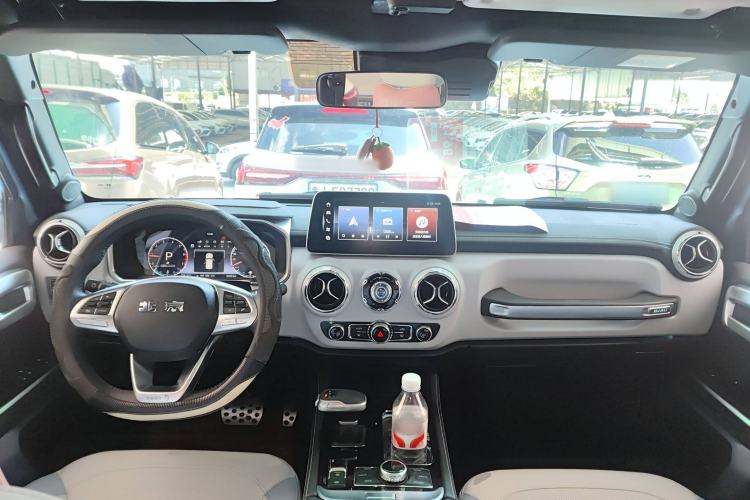 Used BAIC Off-Road BJ40 2023 2.0T Automatic Four-Wheel Drive Urban Hunter Edition Chivalrous Type Center Console