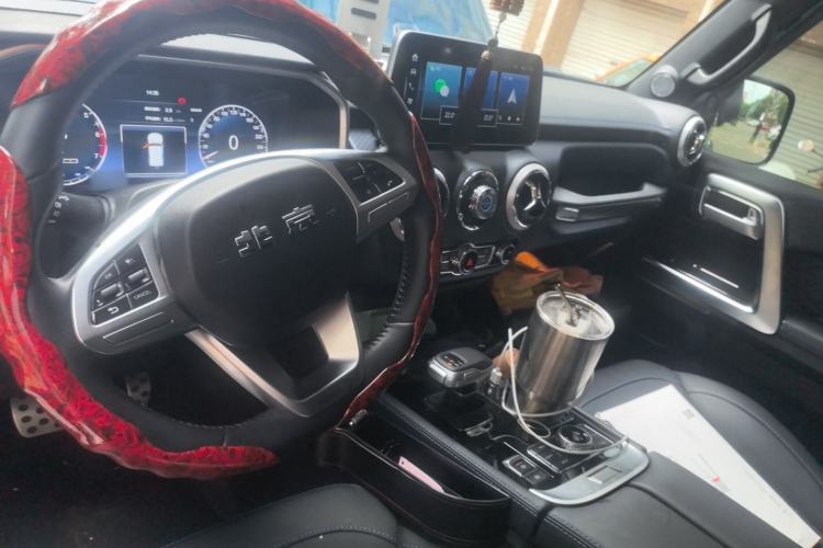 Used BAIC Off-Road BJ40 2023 2.0T Automatic Four-Wheel Drive Urban Hunter Edition Chivalrous Type Center Console