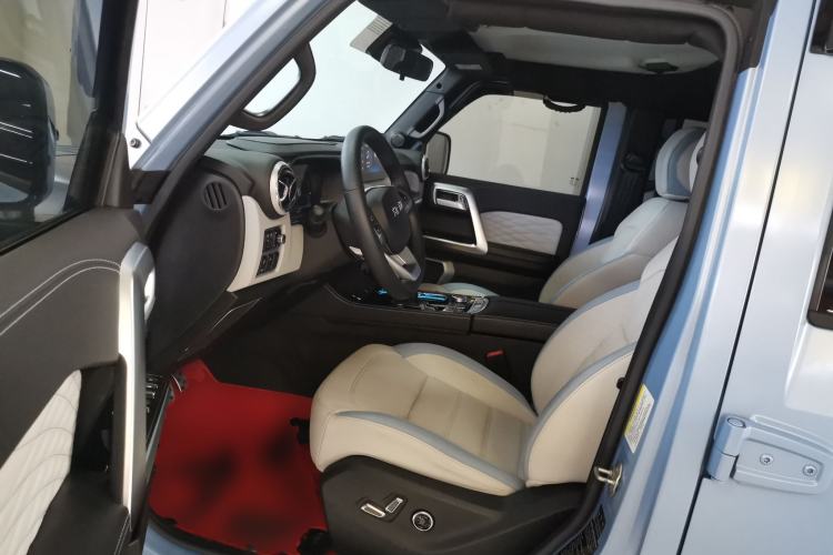 Used BAIC Off-Road BJ40 2023 2.0D Automatic Four-Wheel Drive Blade Hero Edition Adventurer Type Driver Seat