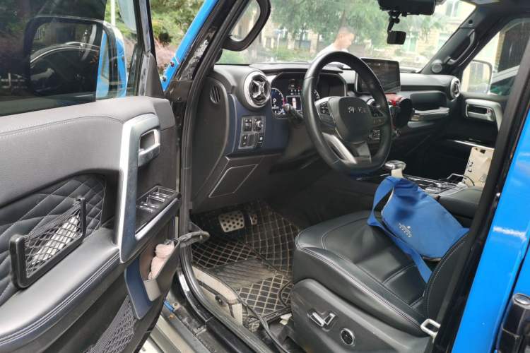 Used BAIC Off-Road BJ40 2023 2.0T Automatic Four-Wheel Drive Urban Hunter Edition Chivalrous Type Driver Seat
