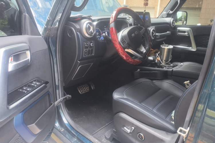 Used BAIC Off-Road BJ40 2023 2.0T Automatic Four-Wheel Drive Urban Hunter Edition Chivalrous Type Driver Seat