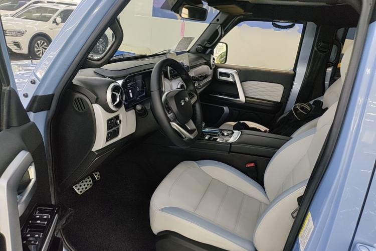 Used BAIC Off-Road BJ40 2023 2.0T Automatic Four-Wheel Drive Urban Hunter Edition Chivalrous Type Driver Seat