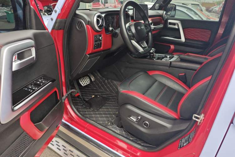 Used BAIC Off-Road BJ40 2023 2.0T Automatic Four-Wheel Drive Urban Hunter Edition Chivalrous Type Driver Seat