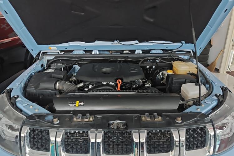 Used BAIC Off-Road BJ40 2023 2.0T Automatic Four-Wheel Drive Urban Hunter Edition Chivalrous Type Engine Bay