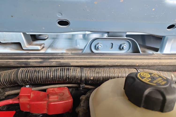 Used BAIC Off-Road BJ40 2023 2.0D Automatic Four-Wheel Drive Blade Hero Edition Adventurer Type Engine Bay Right