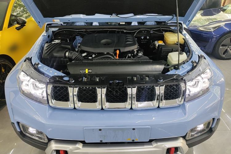 Used BAIC Off-Road BJ40 2023 2.0T Automatic Four-Wheel Drive Urban Hunter Edition Chivalrous Type Engine Bay