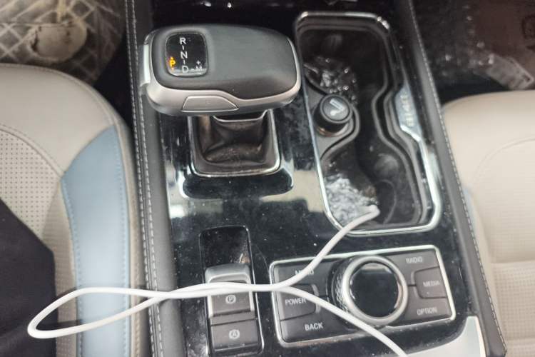 Used BAIC Off-Road BJ40 2023 2.0T Automatic Four-Wheel Drive Urban Hunter Edition Chivalrous Type Gear Lever
