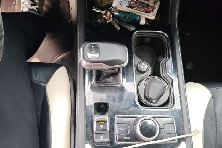 Used BAIC Off-Road BJ40 2023 2.0D Automatic Four-Wheel Drive Blade Hero Edition Adventurer Type Gear Lever